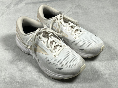 Brooks Ghost 15 Running Shoes Women s 9.5 White Cream Athletic Sneakers Mesh