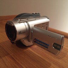 Sony Handycam DCR-DVD405 Digital Camcorder Outfit  EUC