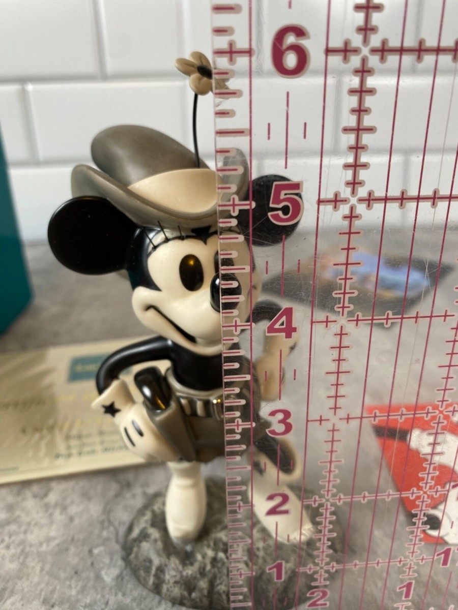 WDCC ミニーマウス フィギュア Cutest Ｌｉ’l Cowgirl WDCC Two Gun Mickey Minnie Mouse Cutest LIL Cowgirl Box