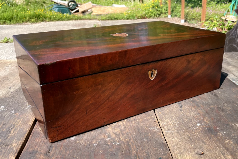 Ecritoire du 19ème siècle en Acajou en bon état - Photo 3/4