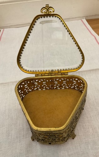 Vintage Ormolu Filigree Footed Jewelry Casket W/ Beveled Glass, Velvet lining - Picture 7 of 7