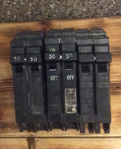 Lot Of 3 Ge Tandem 2 Pole Circuit Breakers 2 Thqp250 50a 1 Thqp230 30a Ebay