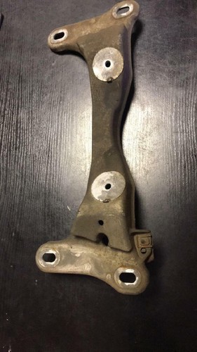 BMW 1 E87 120i Getriebehalter Halterung 6771064 2.0 Benzin 120kw 2007 10836458