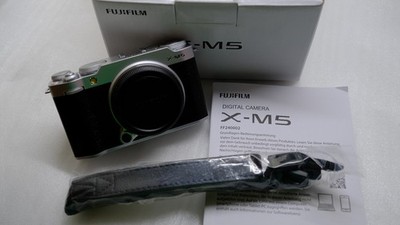 Fujifilm X-M5 spiegellose Systemkamera - silber -(Gehäuse) - nur 2231 Auslöungen