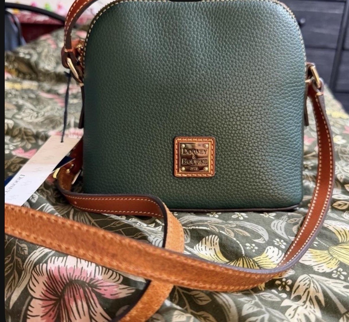 Dooney & Bourke Green Pebbled Crossbody Bag Gold Hardware Logo Plaque
