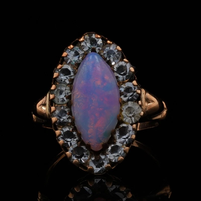 Anillo de halo vintage de diamantes de imitación de ópalo simulado de oro amarillo - cabujón marquesa de 10 k Foto 2 de 4