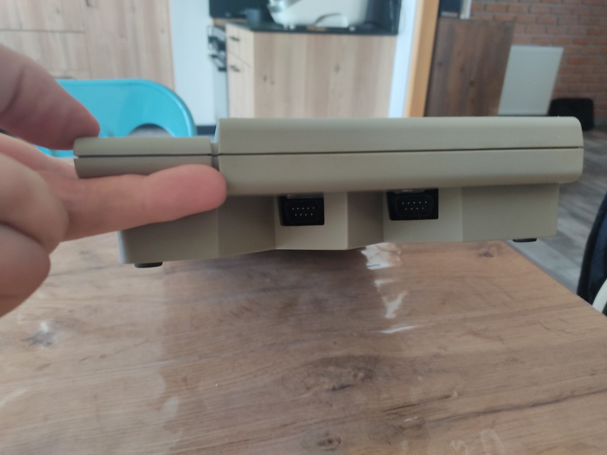 Rare console Atari XE avec clavier et pistolet - Consoles