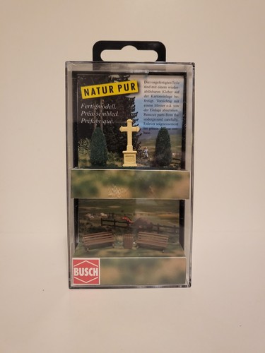Busch Spur TT 8860 árboles de la vida y cruz de piedra sin construir en embalaje original | Zustand: Gebraucht