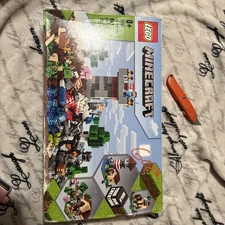 LEGO Minecraft: The Crafting Box 3.0 (21161) - NEW Open Box