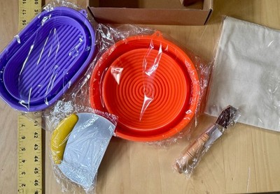 New Open Box Bread Making Kit w/ Collapsible Silicone Bowls Dough Scraper
