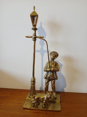 Messing Lampe Feuerzeug und sein Hund