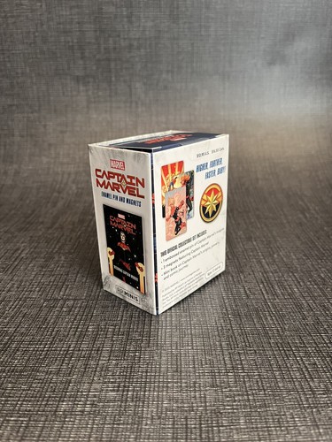 Captain Marvel: Enamel Pin & Magnets & Mini Booklet - Picture 2 of 8