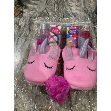 Girls' Unicorn Spa Gift Set: Pink Viva Lotion Nail Polish Slippers Bath Pouf