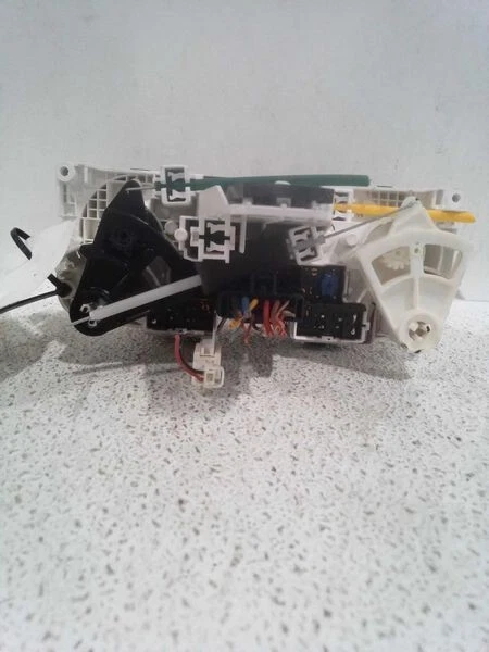 Хэтчбек с контролем температуры кондиционера подходит для Nissan VERSA 2010-2012 годов выпуска - Изображение 2 из 2