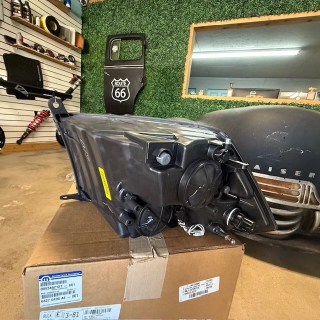 (1) genuine 2015-2021 Dodge Ram 1500 Right Side Headlight Halogen OEM 68270496AE - Image 4 of 4