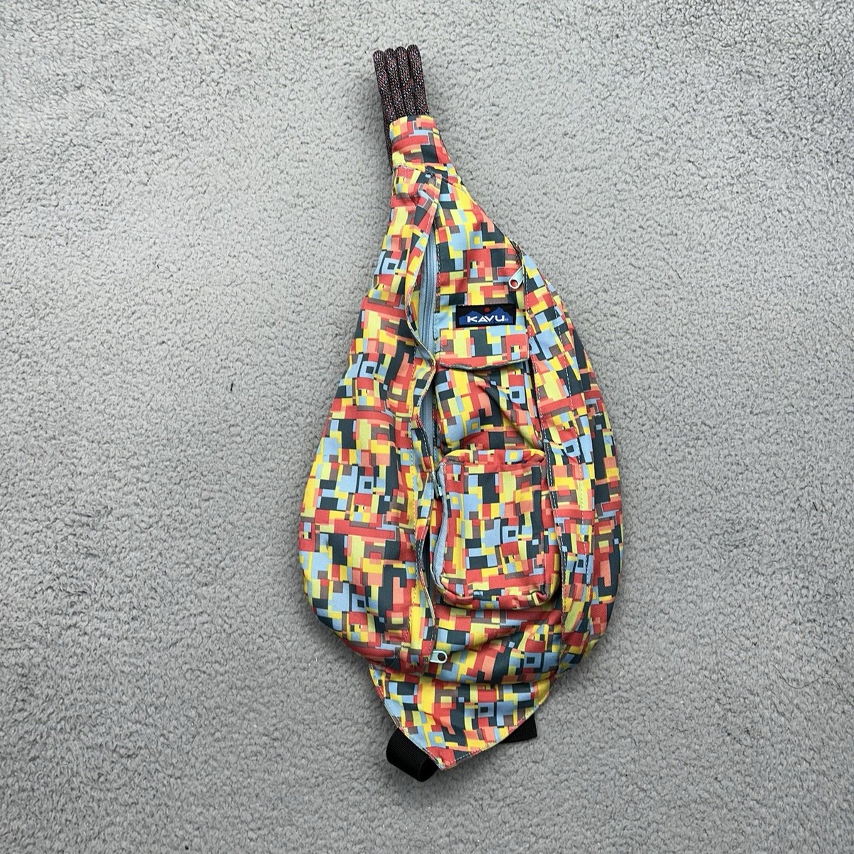 KAVU Rope Crossbody Sack Desert Quilt Pattern Sling Bag  display picture 3