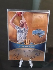 2016-17 PANINI GOLD Evan Fournier SIGNATURES 79 AU auto on card #AU-EF /79