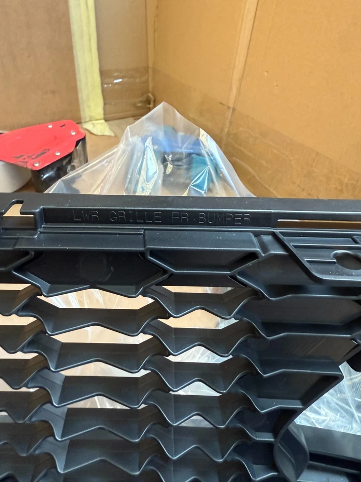 71102TARG50 Front Bumper Grille for Honda Jazz 2014-2020 5dr Hatchback - Image 3 of 4