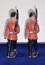 Britains Ltd 2 British Guard Officers Painted Metal Figurines 2.5" Tall Soldiers