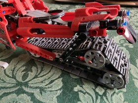 LEGO Technic 8272, two-in-one, Bulldozer & Snowmobile Set; 331 pc., adult Owned