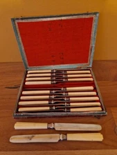 King's Cutlery Drawer Series of 18 Fruit Knives Late 18th Early 19th Century