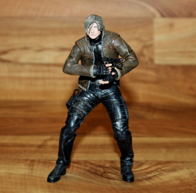 Resident evil 4 Leon S.Kennedy Action Figure Figur Neca Toys