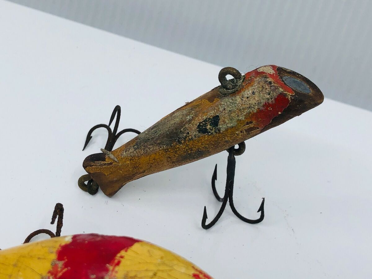 Vintage Fishing Lures Lot of 7 old wood 1 with lead weight Vintage Fishing Lures Lot of 7 old wood 1 with lead weight