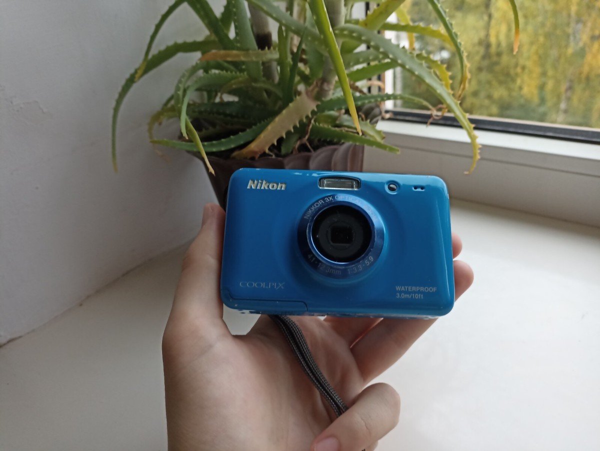 🔥RARE Blue Nikon Coolpix S30 10.1MP digital compact camera