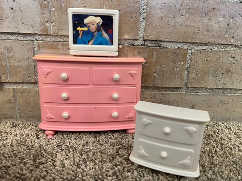 Vintage 1987 Barbie Sweet Roses & Ribbons Bed Vanity Pink Mattel Bedroom Set - Picture 2 of 12