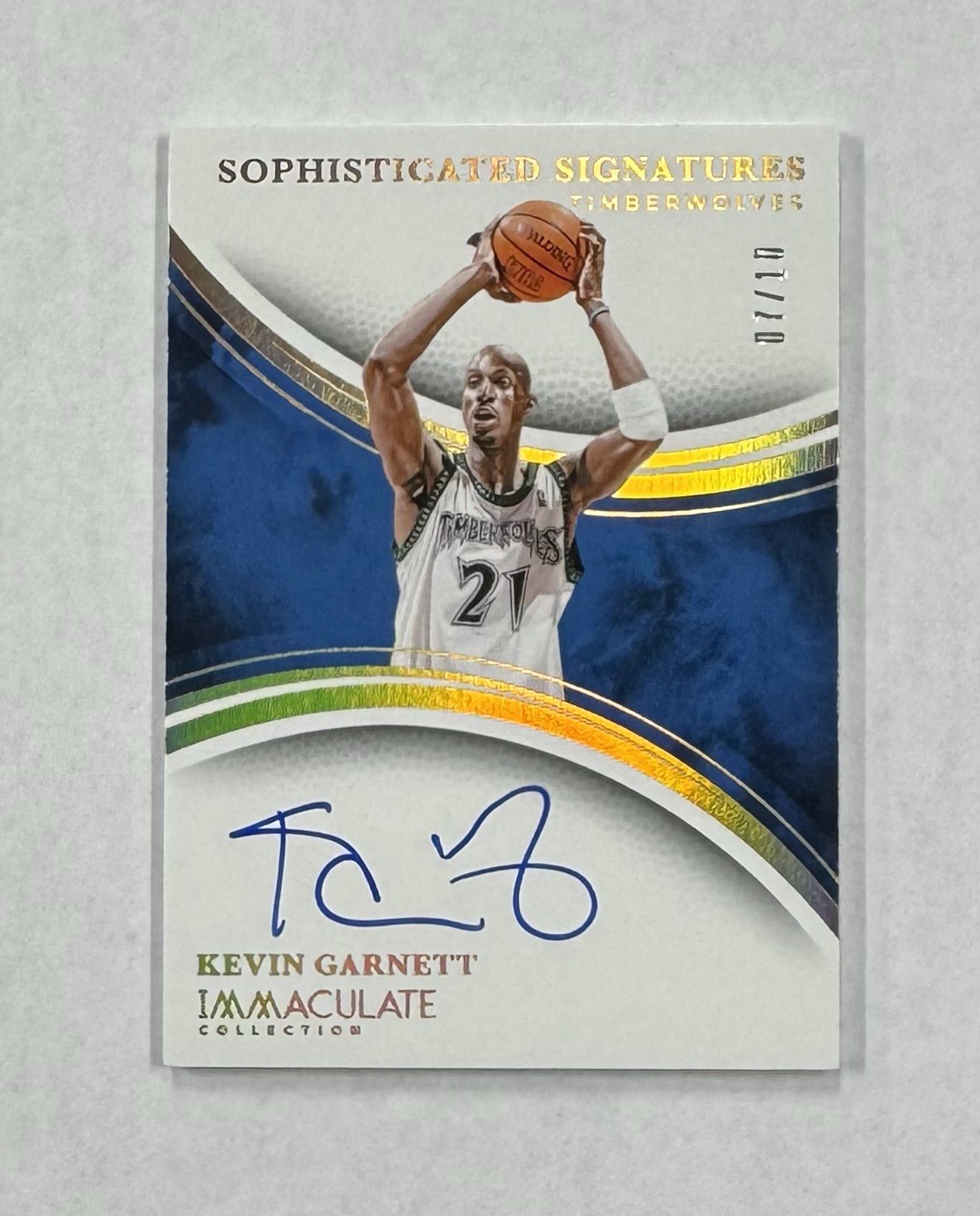 Kevin Garnett 2024-25 Panini Immaculate Sophisticated Signatures Gold /10 Auto view 1