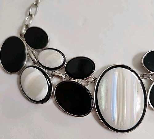 Erica Lyons Black & Cream MOP Statement Bib Necklace on Silver Tone Chain - Picture 9 of 14