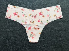 5-Pack Victoria&rsquo;s Secret sz M No-Show Thong String Panty Bundle Set Lot
