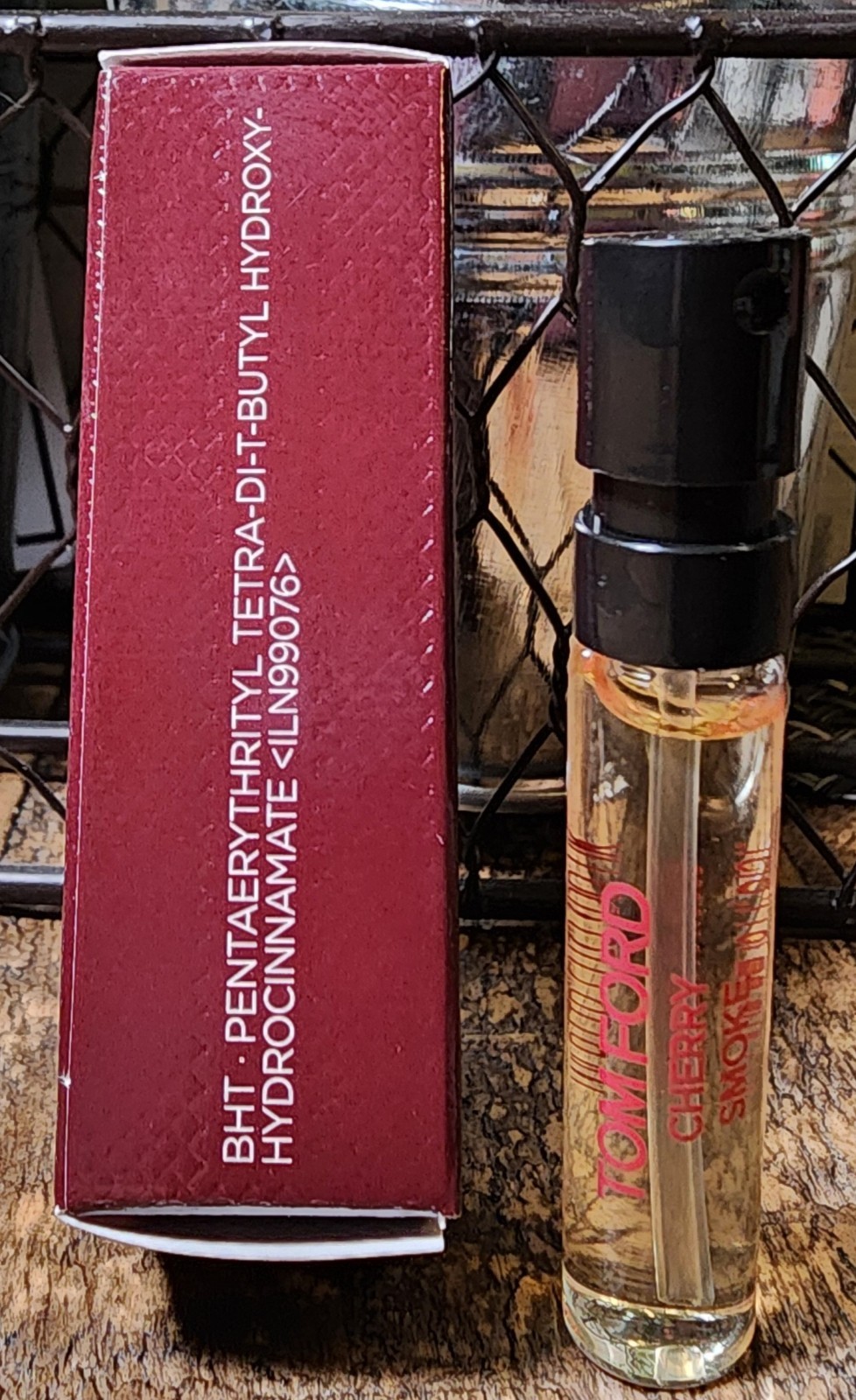 2x Tom Ford CHERRY SMOKE Eau de Parfum EDP Sample Spray 0.07 oz/2 ml Ea. NIB 