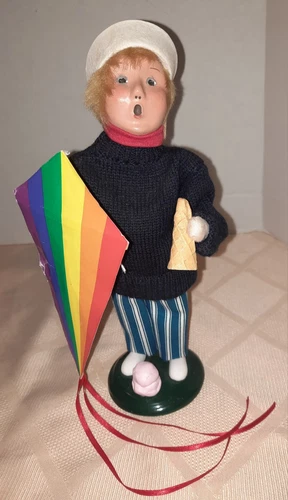 BYERS CHOICE NAUTICAL BEACH BOY WITH KITE AND SPILLED ICE CREAM CONE 2011