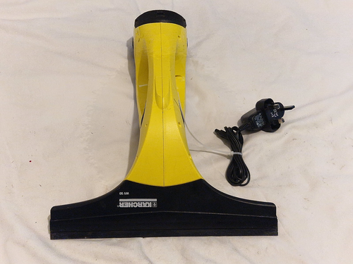 KARCHER WV50 Battery Powered Rechargeable cordless Window Vacuum + charger - Picture 2 of 5