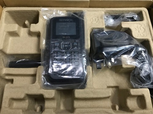 Kenwood TH-D75 D-Star & FM Handheld Transceiver with shortwave receiver. - Zdjęcie 4 z 4