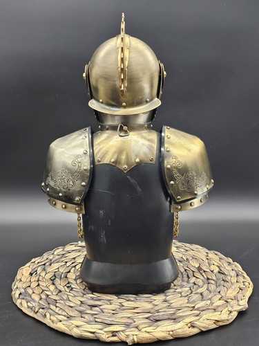 Medieval Knight Armor Bar Set Renaissance Japan Decanter Shot Glasses 1960s 1658 - Picture 8 of 24