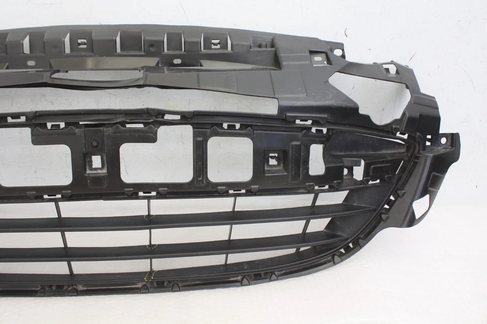 Mazda MX-5 Front Bumper Grill 2015 ON N243-501T1 Genuine *DAMAGED* - Image 2 of 4