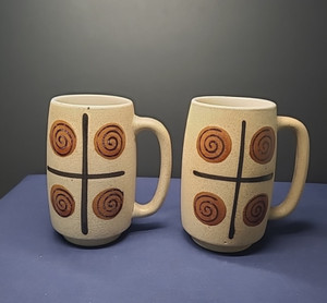Set 2 Vintage Textured Ceramic Coffee Mugs Spiral Speckled  70's MCM  5 1/2"
