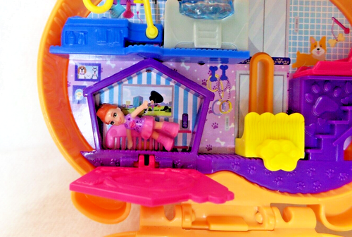 POLLY POCKET MATTEL COFFRET UNIVERS HOTEL DE CORGI AVEC 1 DOLL POLLY 2020 - Picture 8 of 9