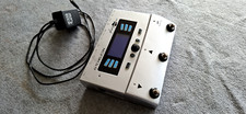 TC Helicon multi-effect pour voix et guitare