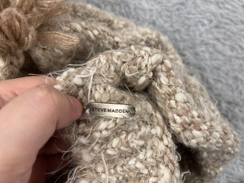 Steve Madden Beanie Toque Womens One Size Beige Gray Knit Acrylic Blend Ski Pom - Picture 3 of 8