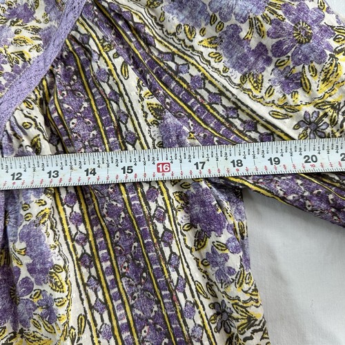 Blusa campesina Pilcro Anthropologie pequeña con botones amarilla lavanda floral - Imagen 7 de 11