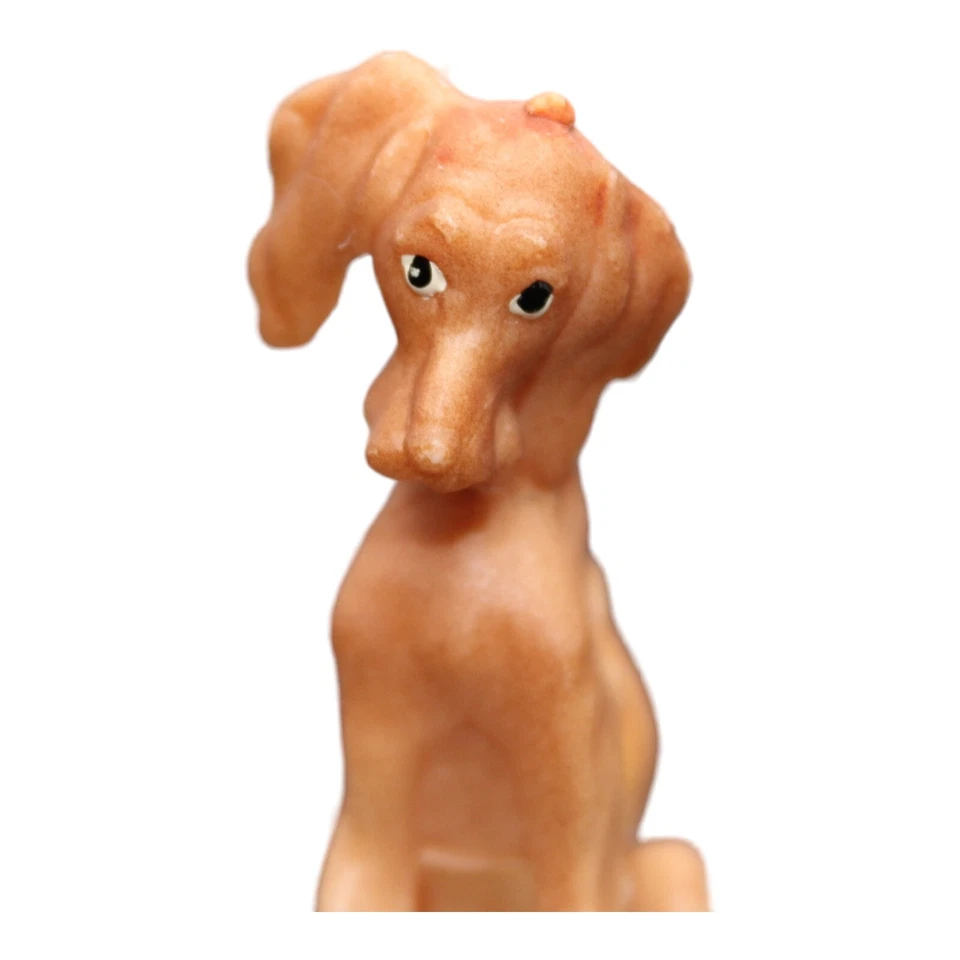 Decoración de pastel de plástico Wilton Hound Dog 1973 vintage 3 1/4" de alto Foto 2 de 4