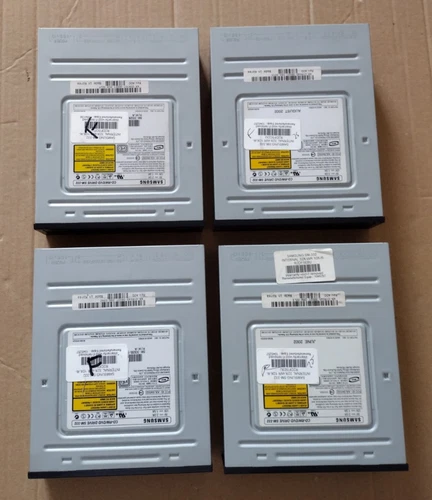 4 X SAMSUNG CDRW/DVD SM332  IDE Internal Drive – BLACK BEZEL *FAULTY / PARTS*