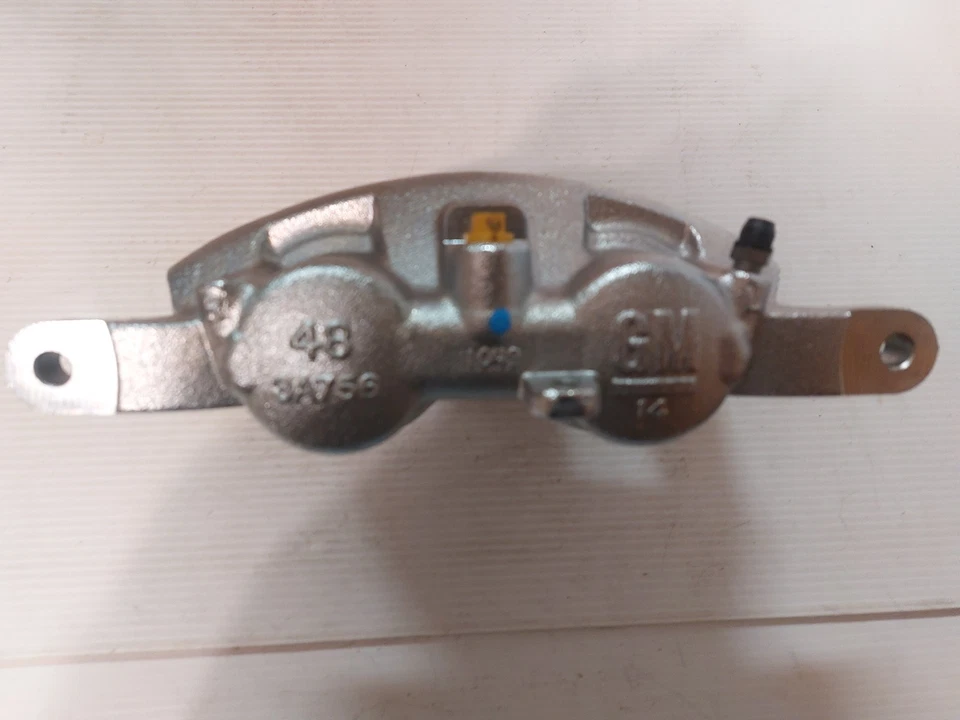 2020-25 Chev GMC Silverado Sierra 2500/ 3500HD Left Rear Caliper, GM 13544897 - Image 4 of 4