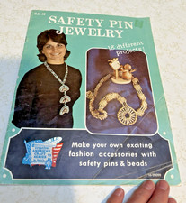 Vtg 1972 Safety Pin Jewelry Instruction Booklet Creative American Crafts