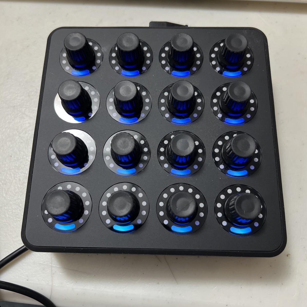 SEE DETAILS DJ Tech Tools MIDI Fighter Twister 16 Chroma Cap