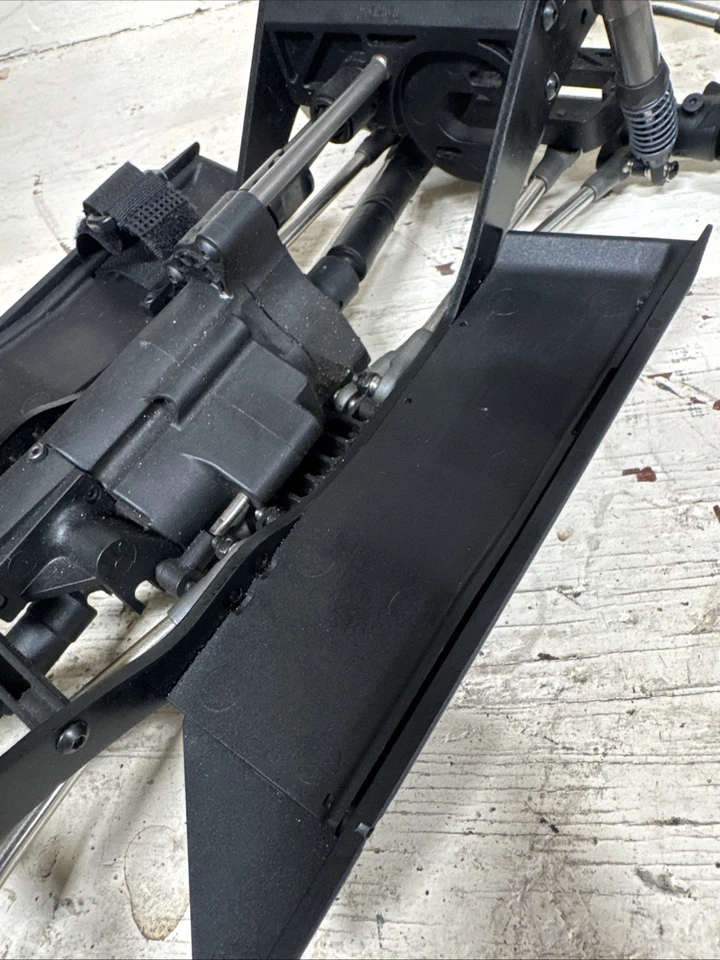 Axial AXI03028 SCX10 Pro Comp Scaler 1/10th 4WD Kit Rock Crawler - Image 4 of 4