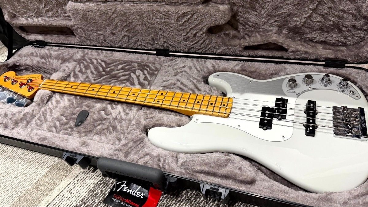 Fender USA American Ultra II Precision Bass MN Avalanche Case